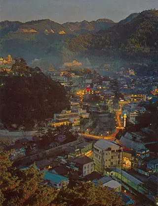 昭和40年ごろのにぎわう有馬の温泉街